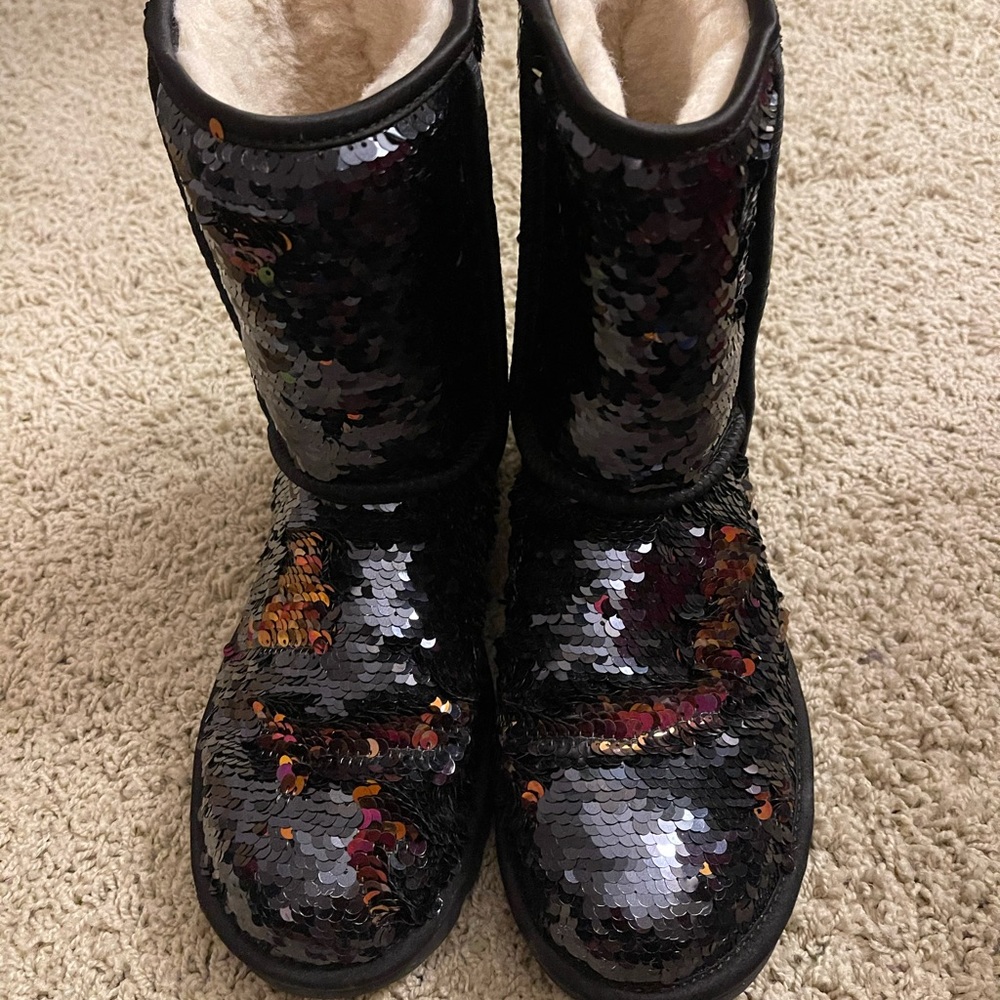 UGG sequin Boots!! FINAL PRICE
